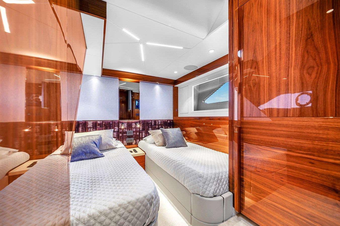 68 MANHATTAN - Sunseeker yacht sale