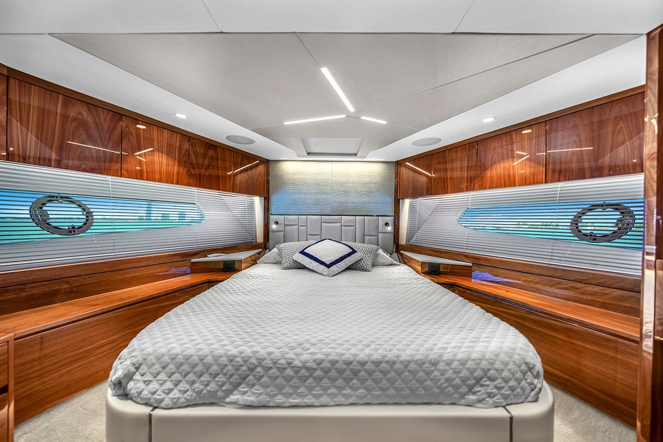 68 MANHATTAN - Sunseeker price