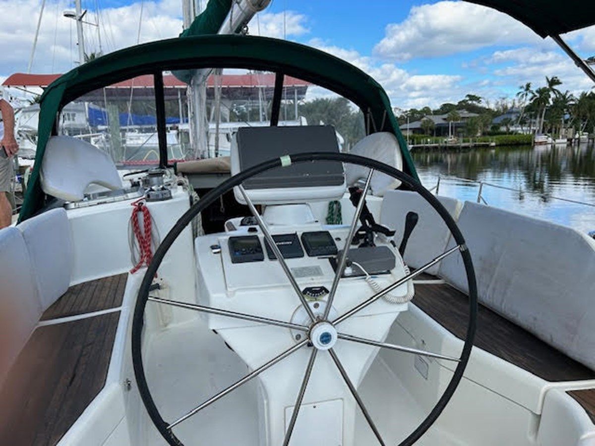 Стоимость яхты EXFIL - Beneteau