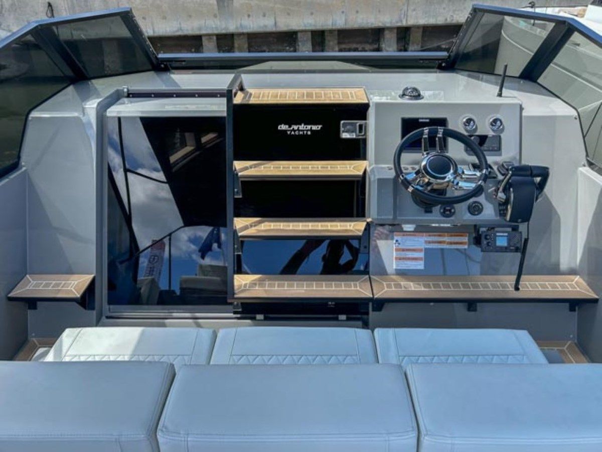 Buy a yacht 2024 NEW D28 CRUISER DE ANTONIO YACHTS 2024