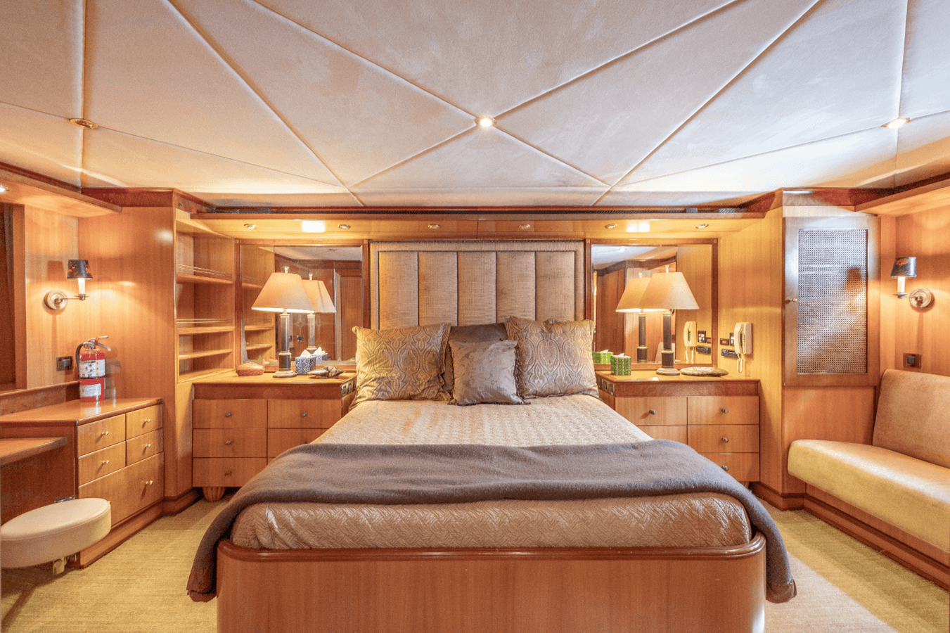 Купить яхту Cinnabar VI - GRAND HARBOUR в Shestakov Yacht Sales