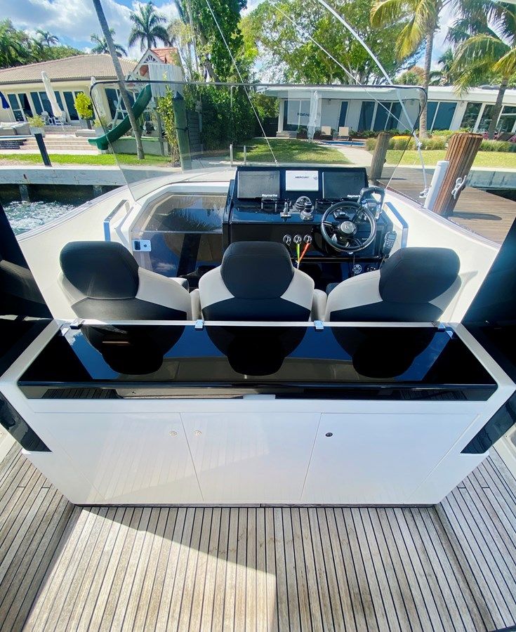 Buy a yacht - 377 Coupe OB