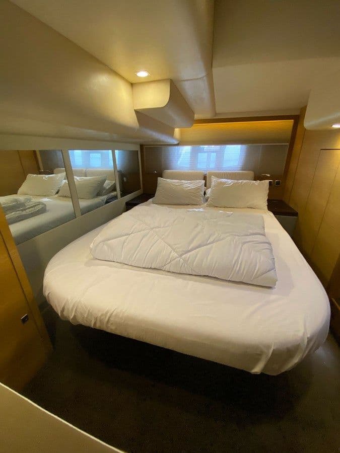 Купить яхту FAIRLINE PHANTOM 47 в Shestakov Yacht Sales