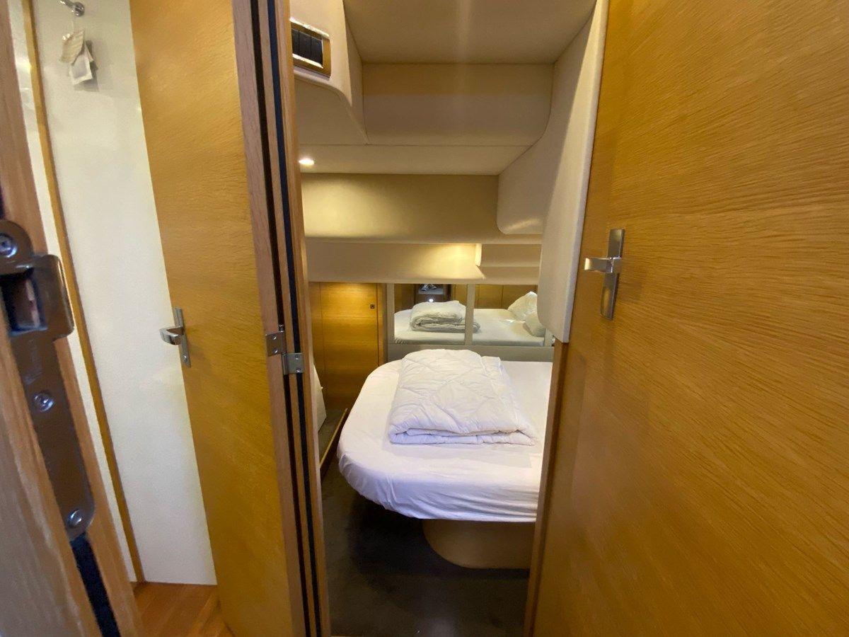 FAIRLINE PHANTOM - Fairline