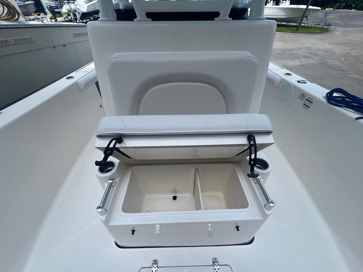 Стоимость яхты 2023 Sea Born LX26 Center Console 28