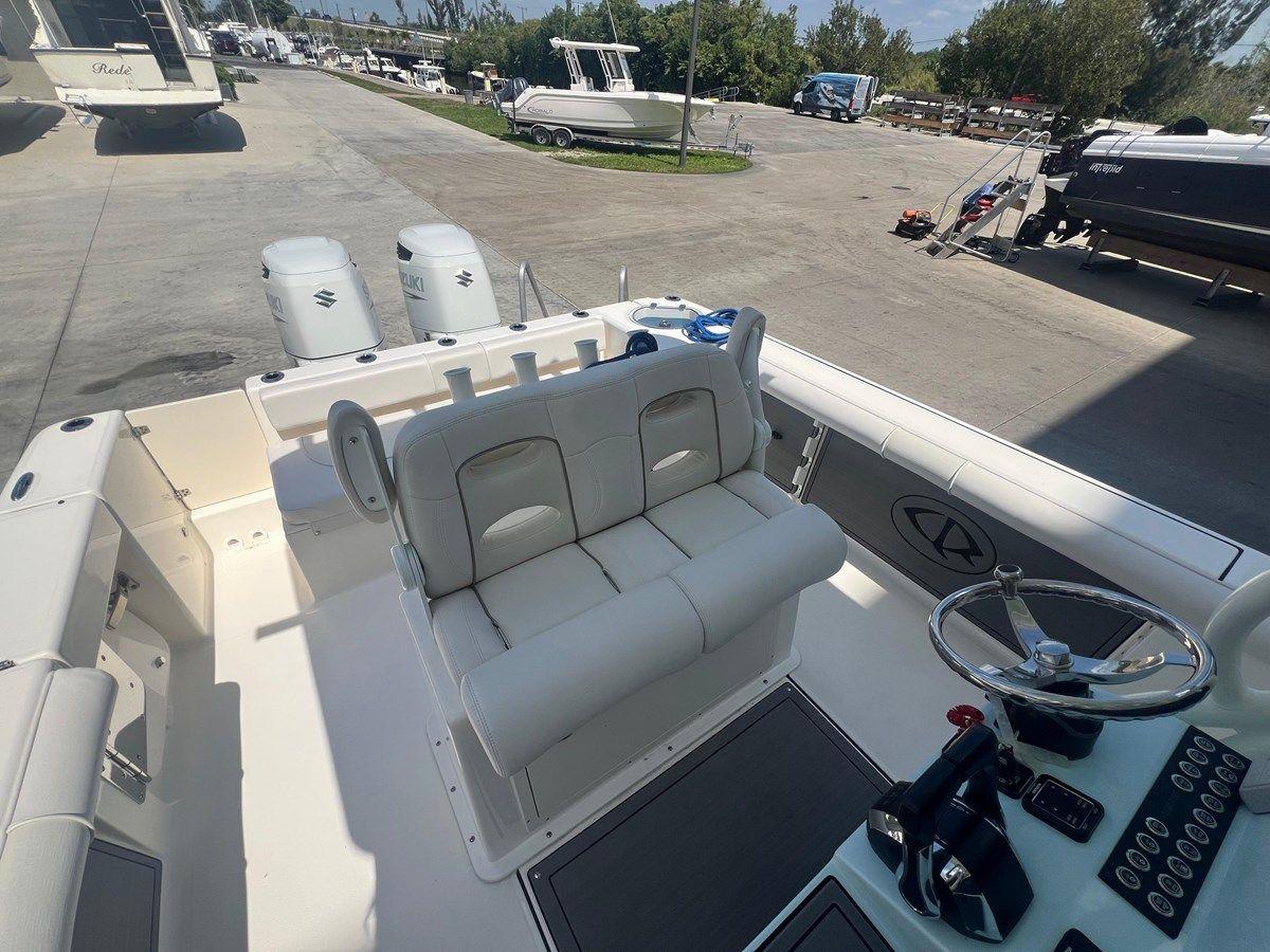 Стоимость яхты 2023 Sea Born LX26 Center Console LX26