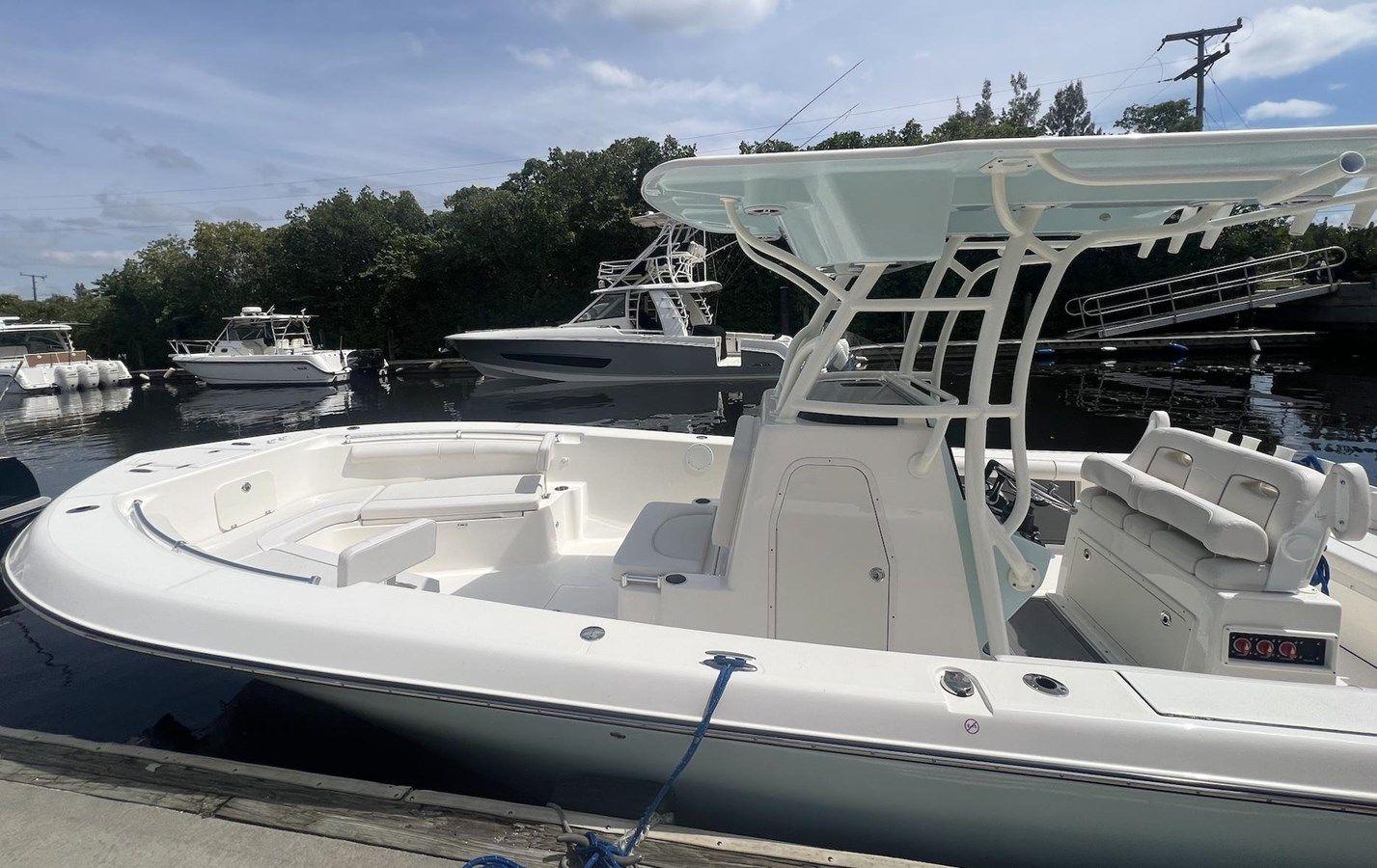 Стоимость яхты 2023 Sea Born LX26 Center Console