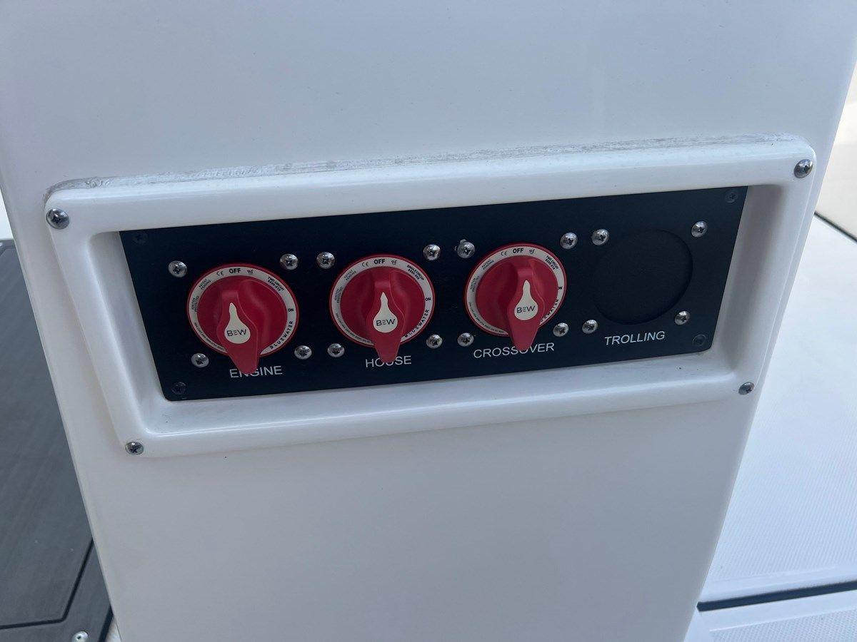 Продажа яхты 2023 Sea Born LX26 Center Console