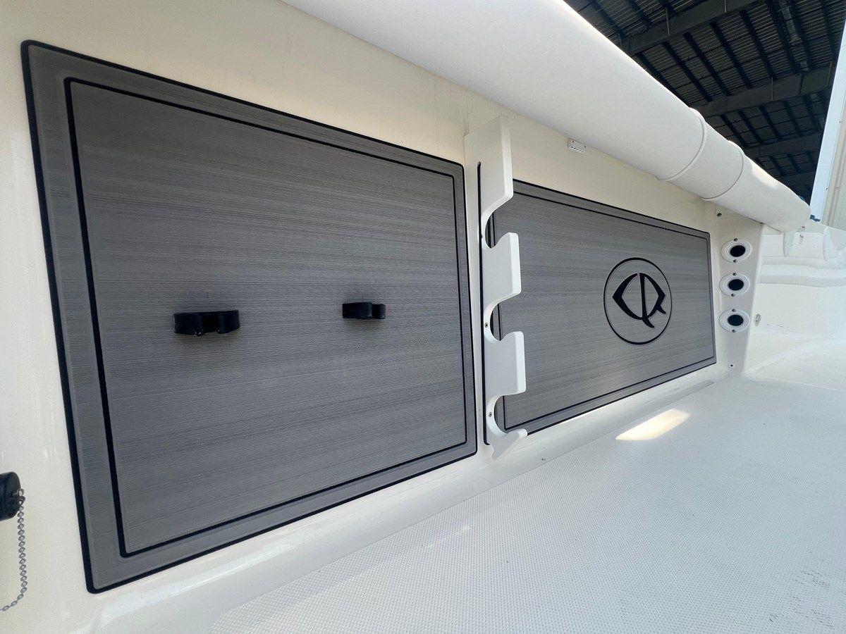 2023 Sea Born LX26 Center Console 2023