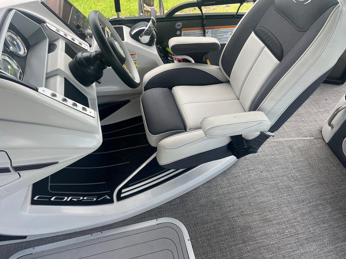 Купить яхту 2022 Barletta Corsa 25UC - BARLETTA в Shestakov Yacht Sales