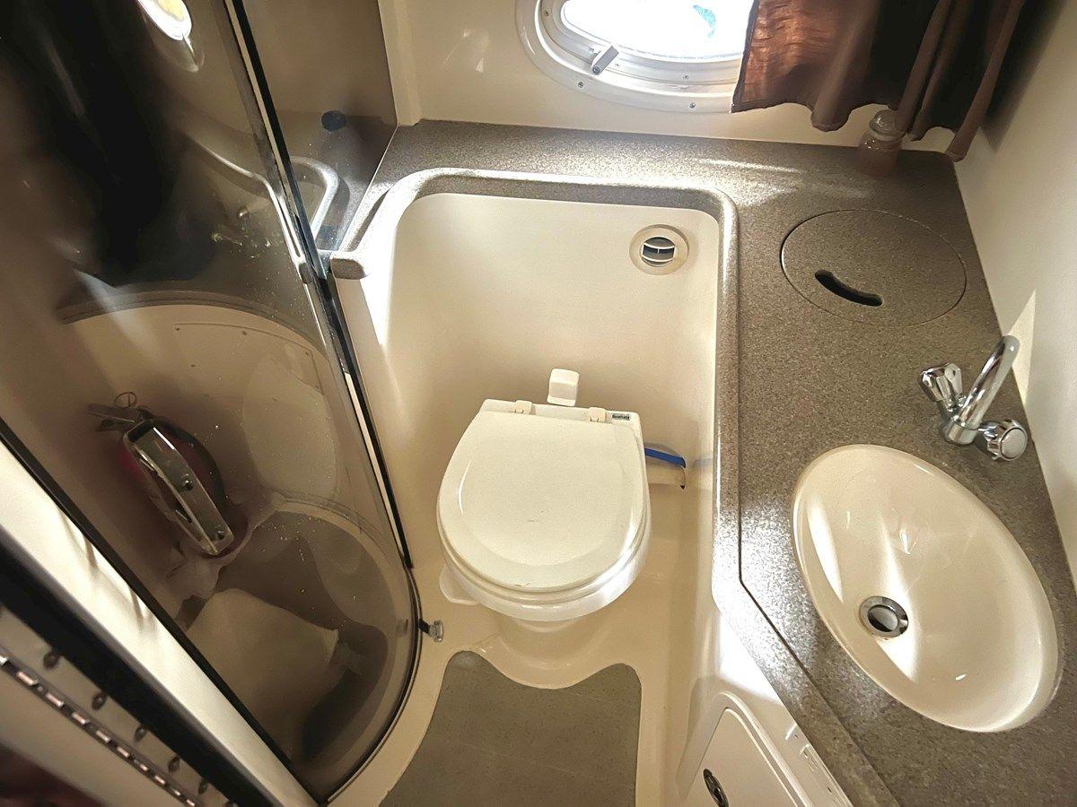 2008 Rinker 350 Express Cruiser 37