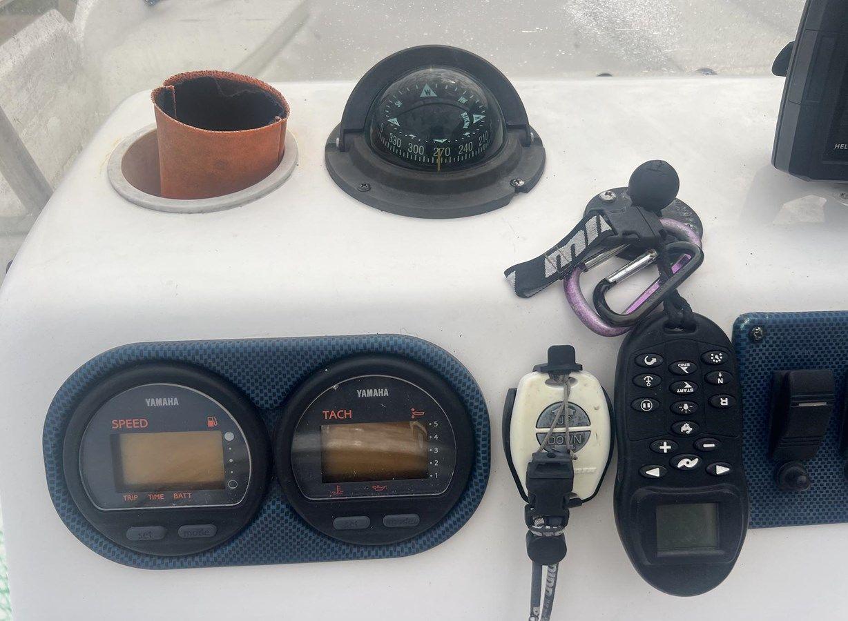 the best price on 2002 Cobia 211 Bay Boat