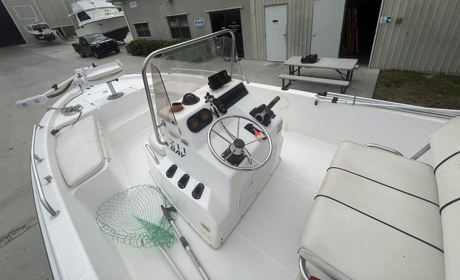 2002 Cobia 211 Bay Boat 21