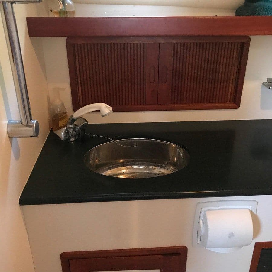 Buy a yacht 1999 Little Harbor 38 Whisper Jet 1999