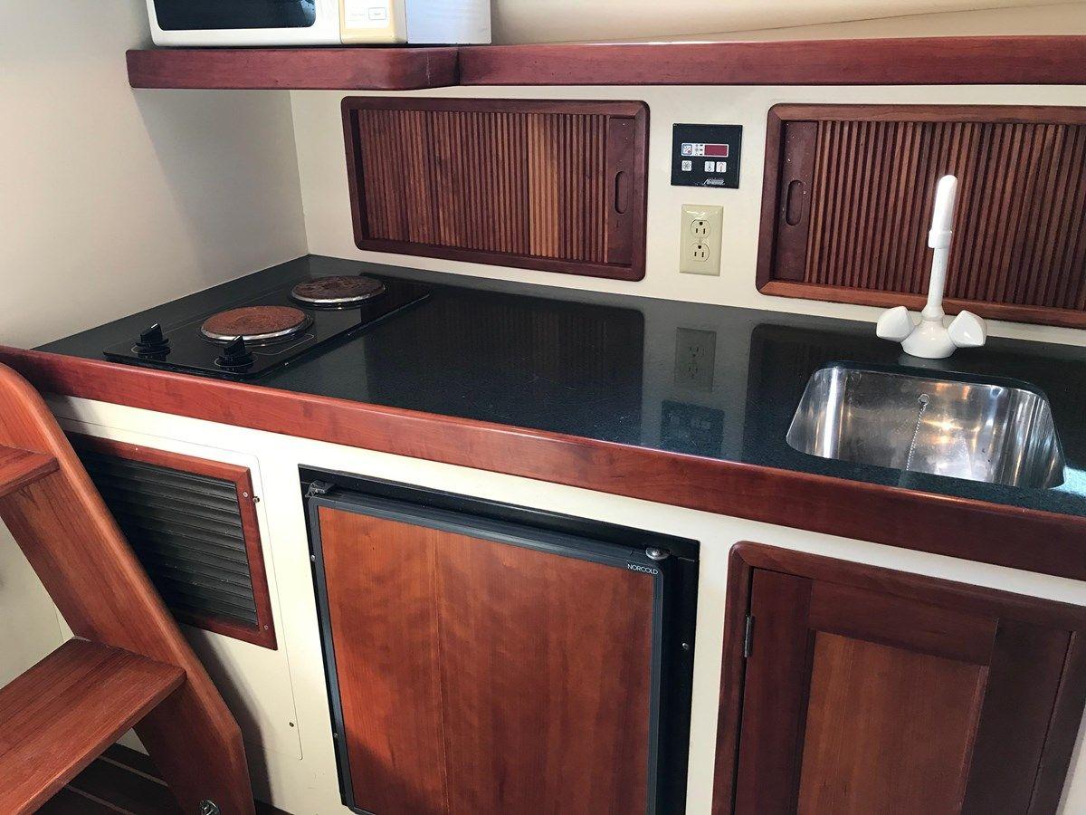 Buy a 1999 Little Harbor 38 Whisper Jet 1999 at Shestakov Yacht Sales