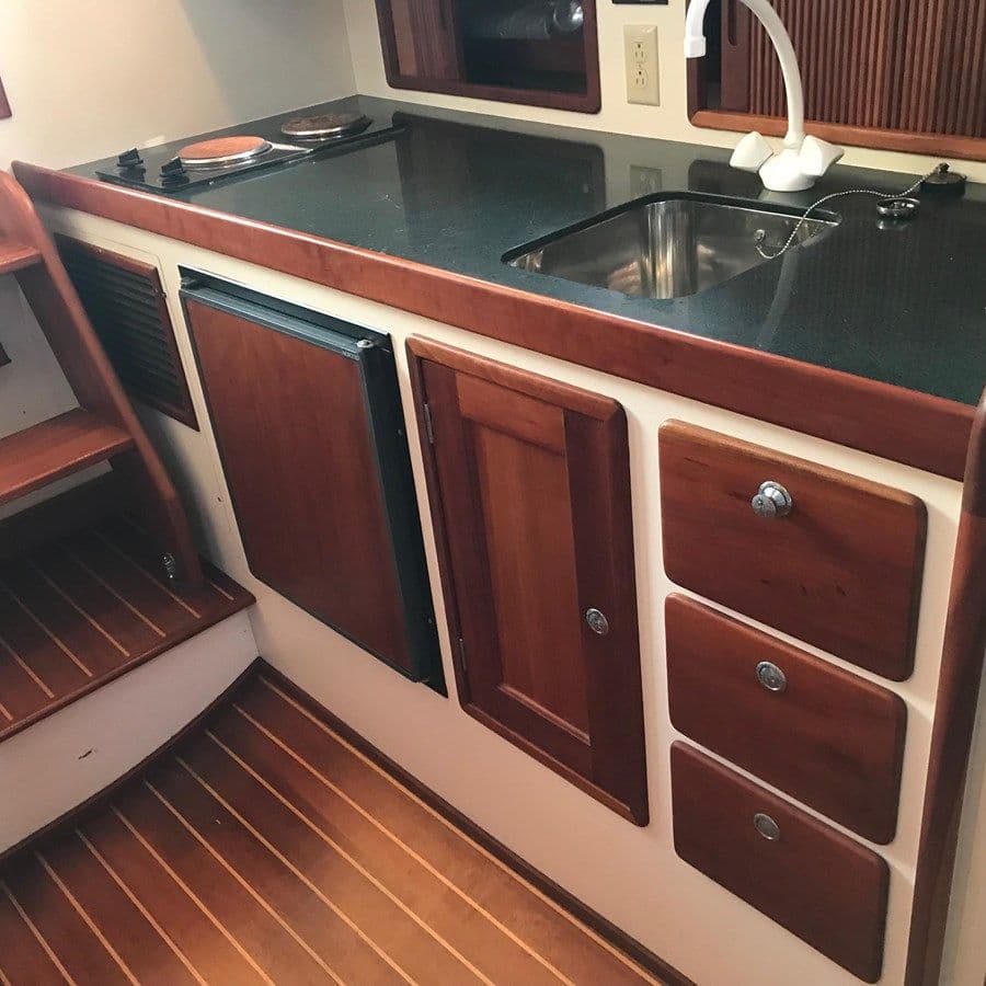 Buy a yacht 1999 Little Harbor 38 Whisper Jet - LITTLE HARBOR