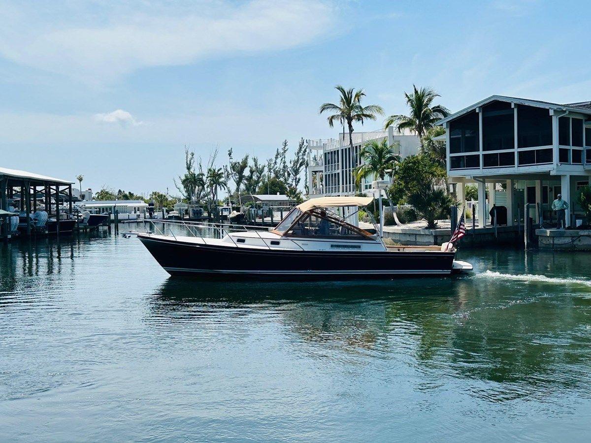 Buy a yacht 1999 Little Harbor 38 Whisper Jet - LITTLE HARBOR