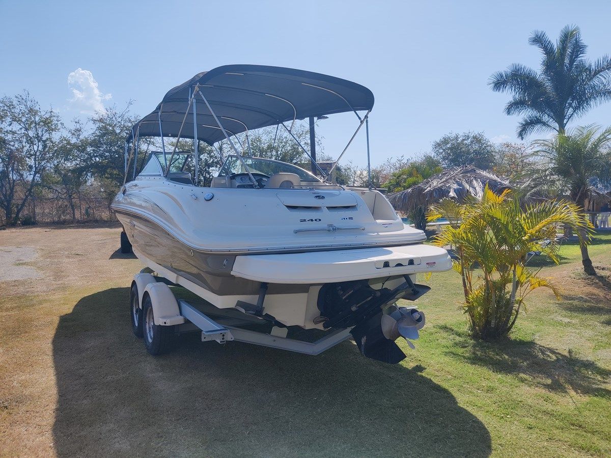 the best price on 2008 Sea Ray 240 Sundeck @ Tequesquitengo 26