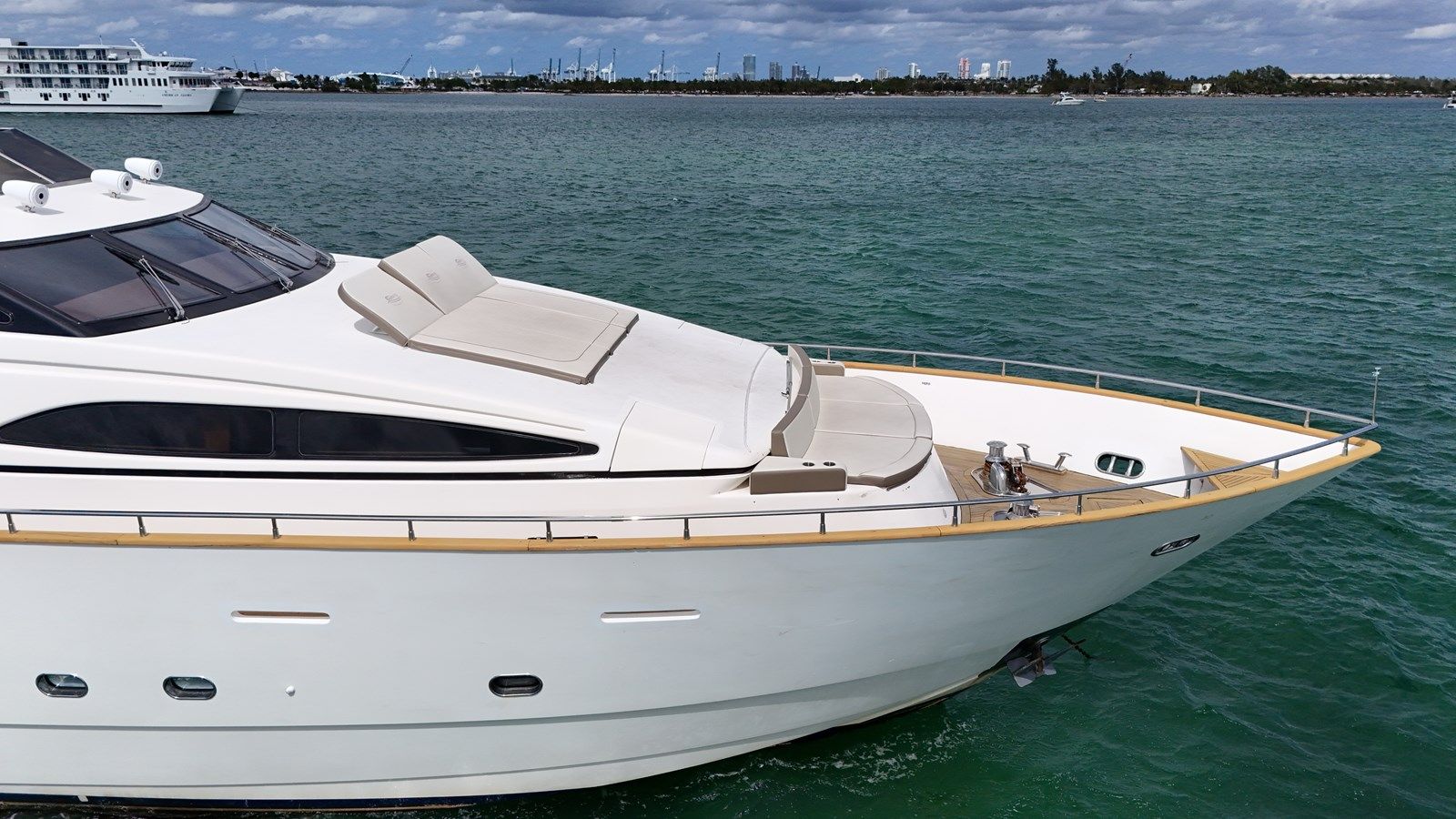 the best price on AZIMUT 100 - Azimut Yachts