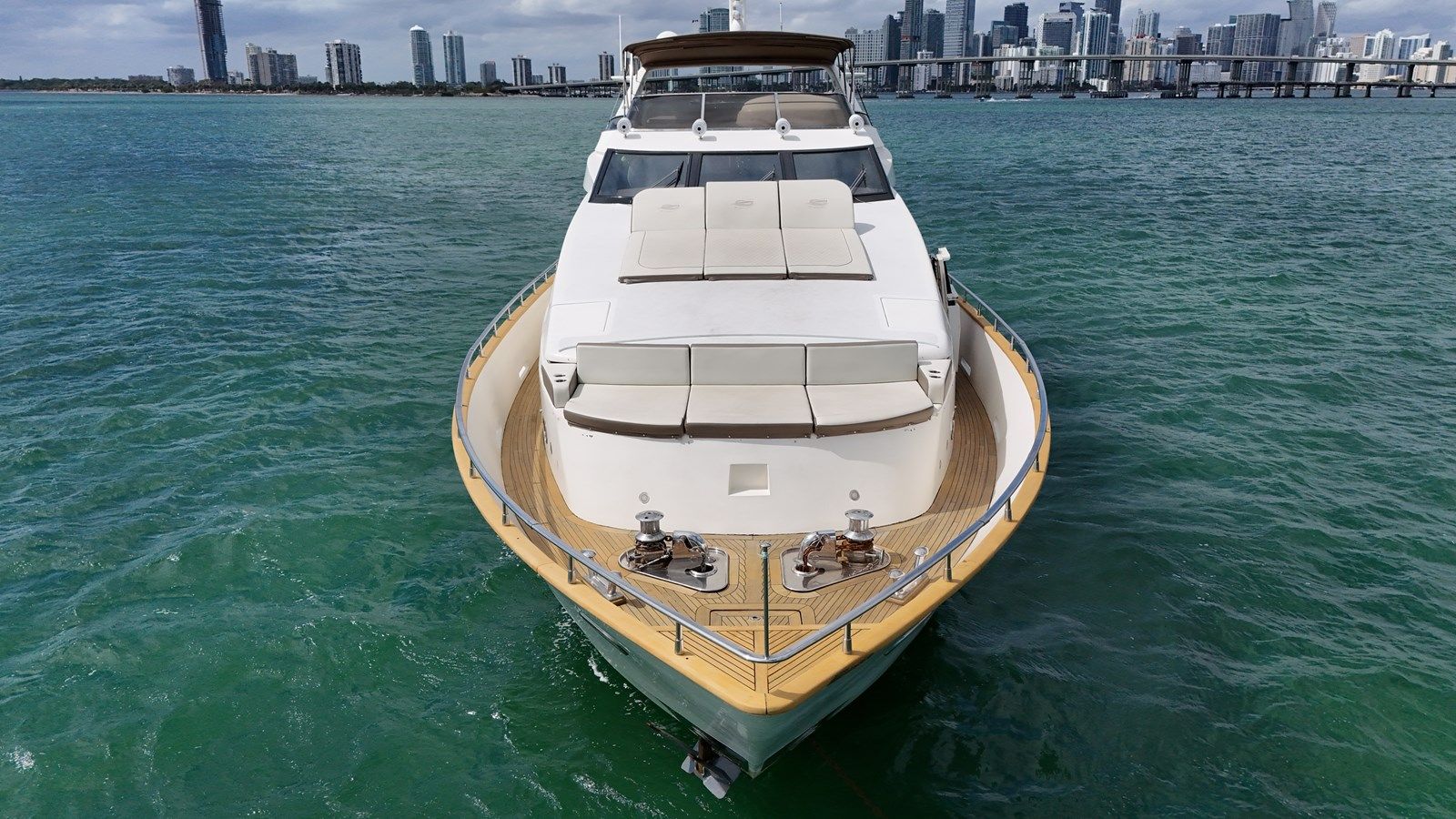 the best price on AZIMUT 100