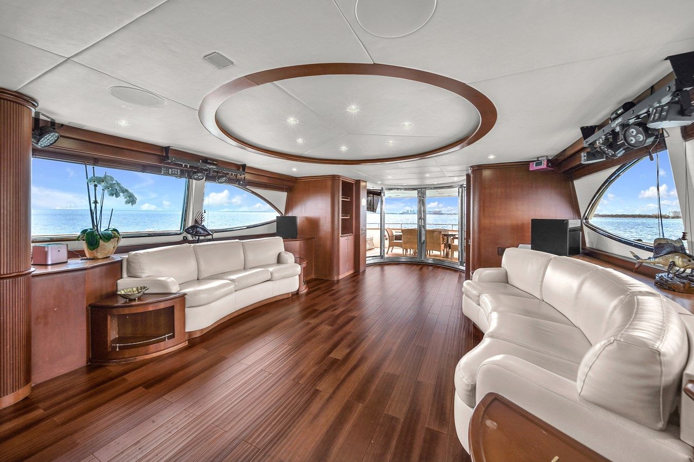 Buy a AZIMUT 100 100 at Shestakov Yacht Sales