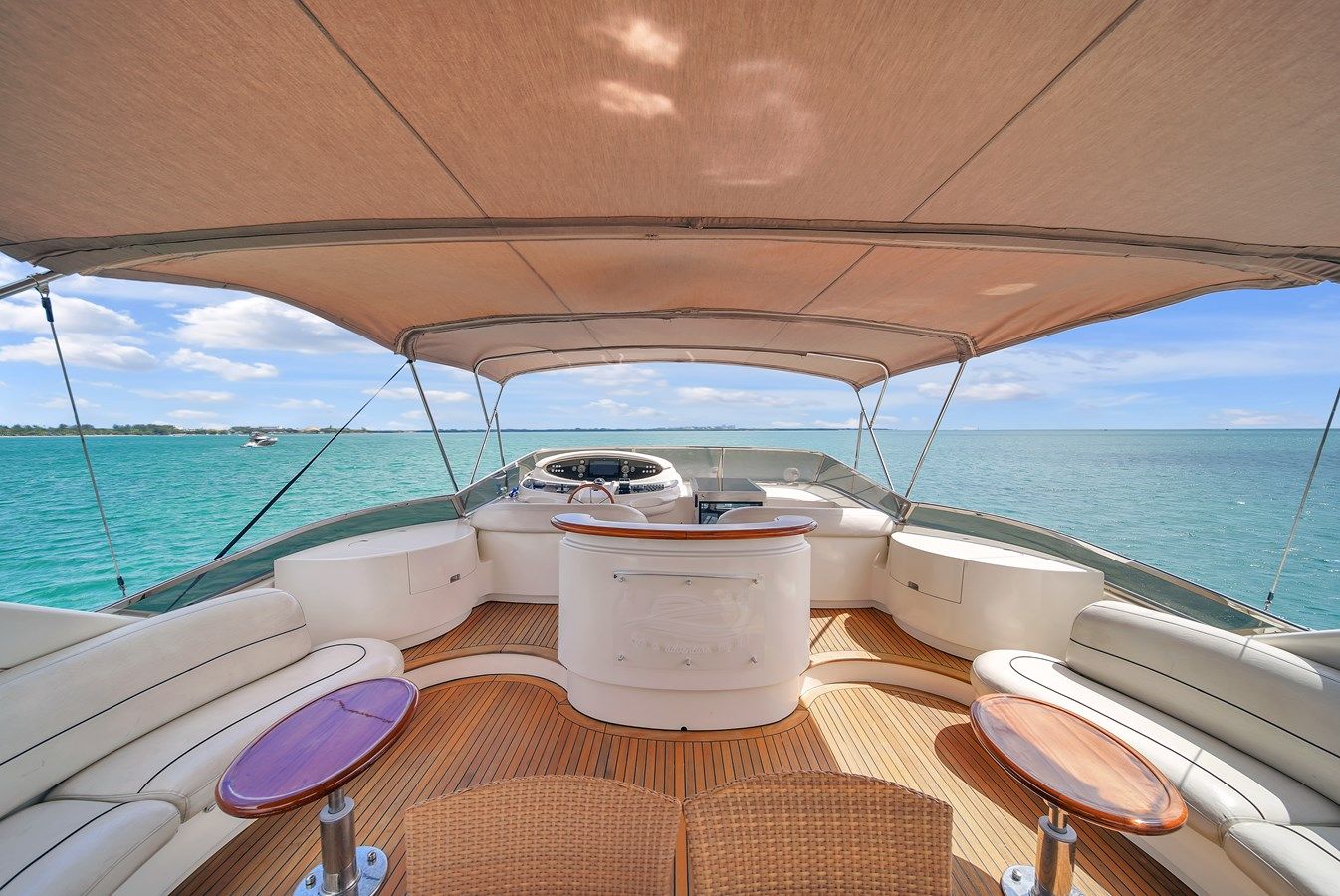 the best price on AZIMUT 100 2006