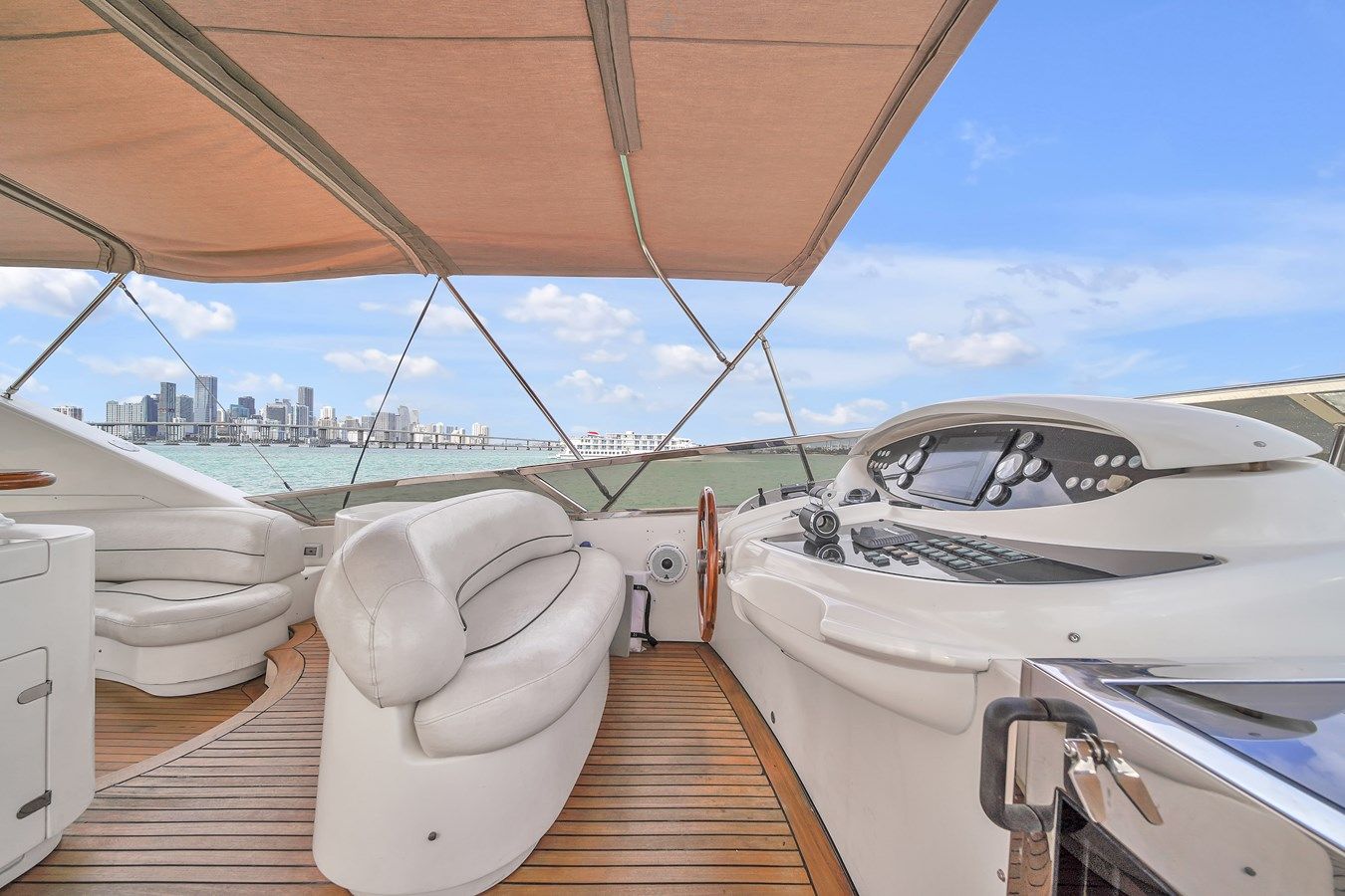 Buy a yacht AZIMUT 100