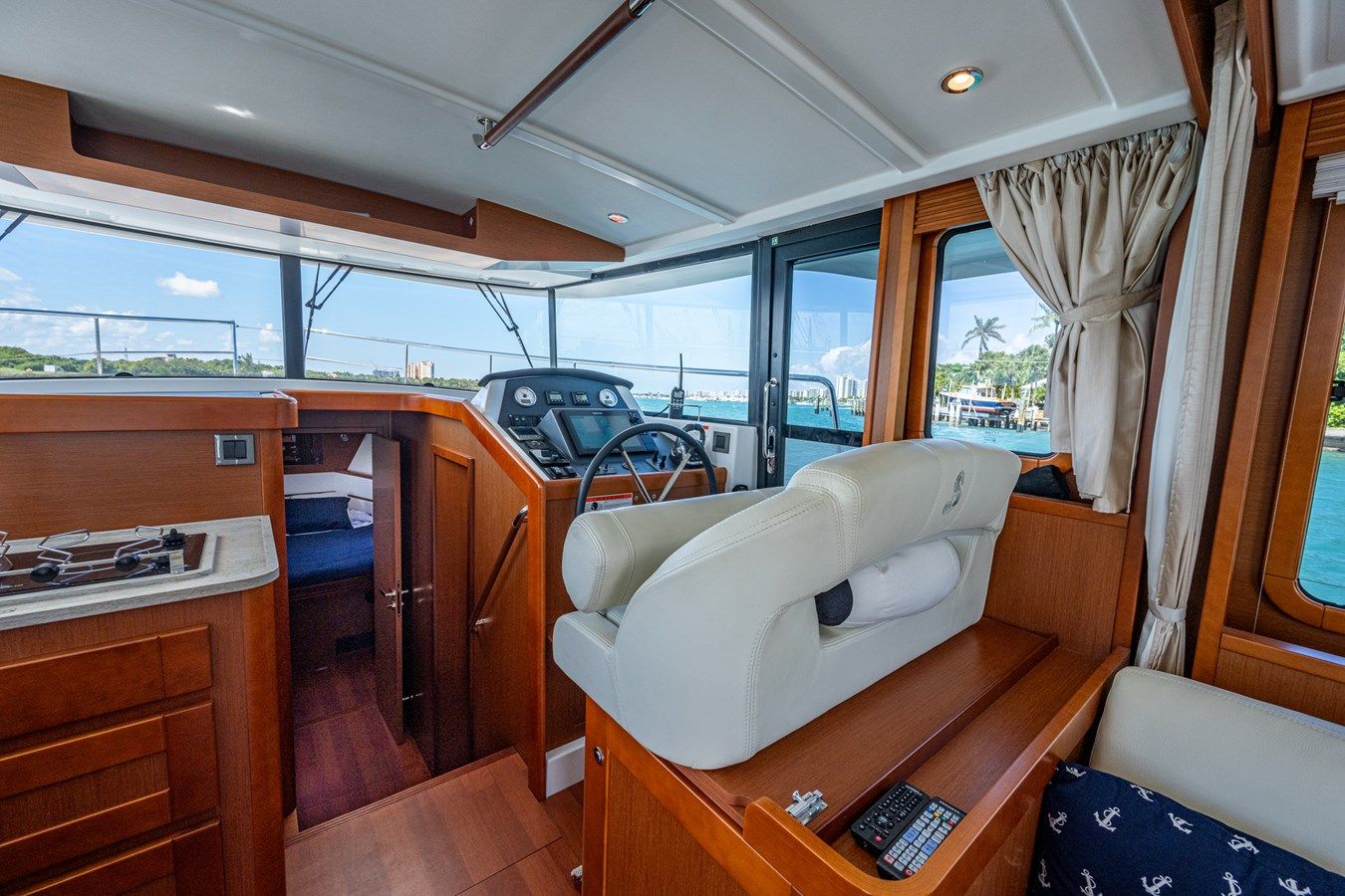 Buy a DON'T WAKE ME 44 at Shestakov Yacht Sales