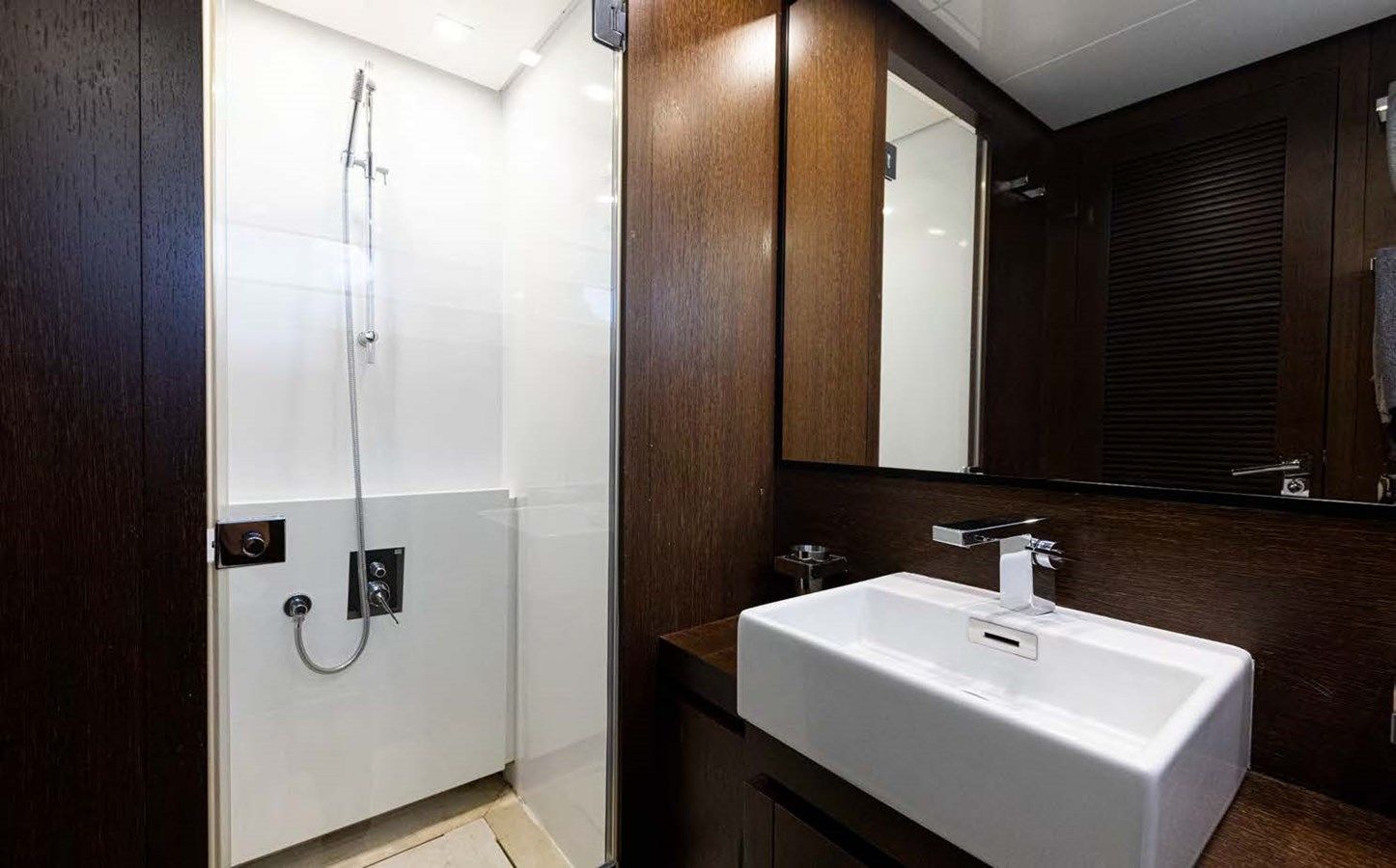 the best price on TAURO 87