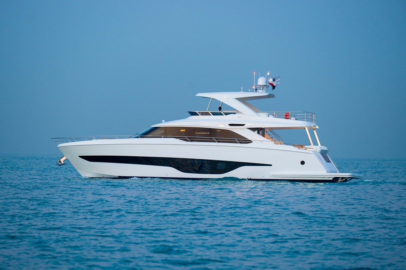 Лучшая цена на Majesty 72 - Majesty Yachts