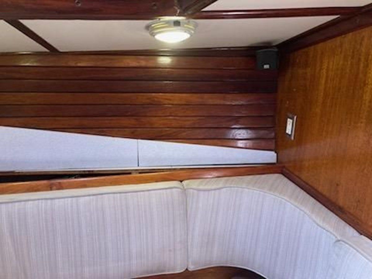 the best price on 1969 Spencer 44 CC 1969