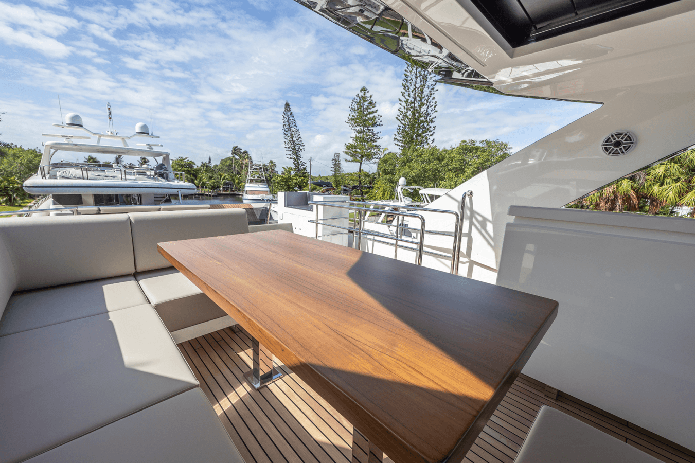 Купить яхту 2024 Astondoa 66 Flybridge 2024 в Shestakov Yacht Sales