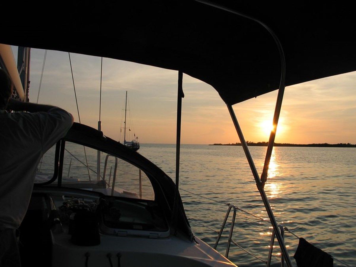 Buy a yacht 2000 Beneteau Oceanis 461 2000