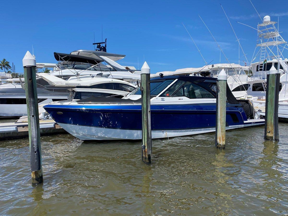 Buy a yacht Four Play 2024