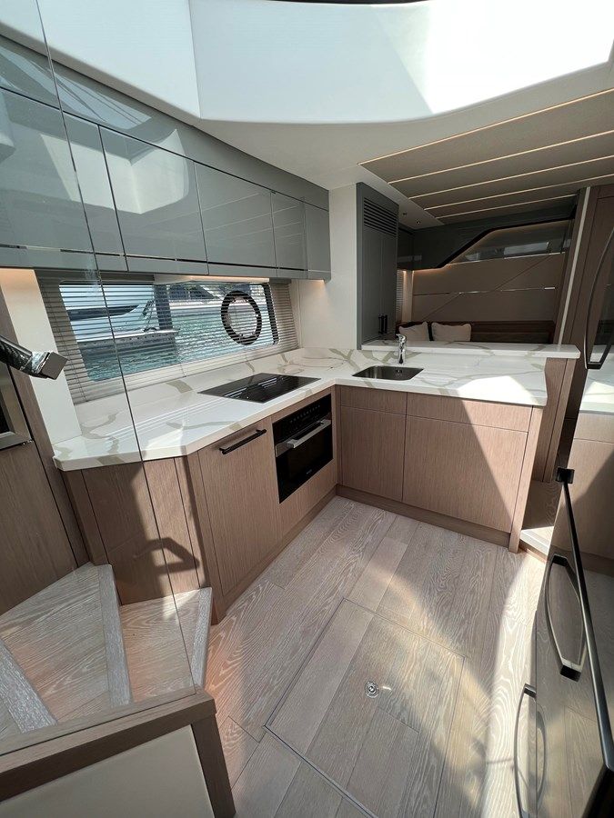 Sunseeker 74 Sport Yacht - Sunseeker