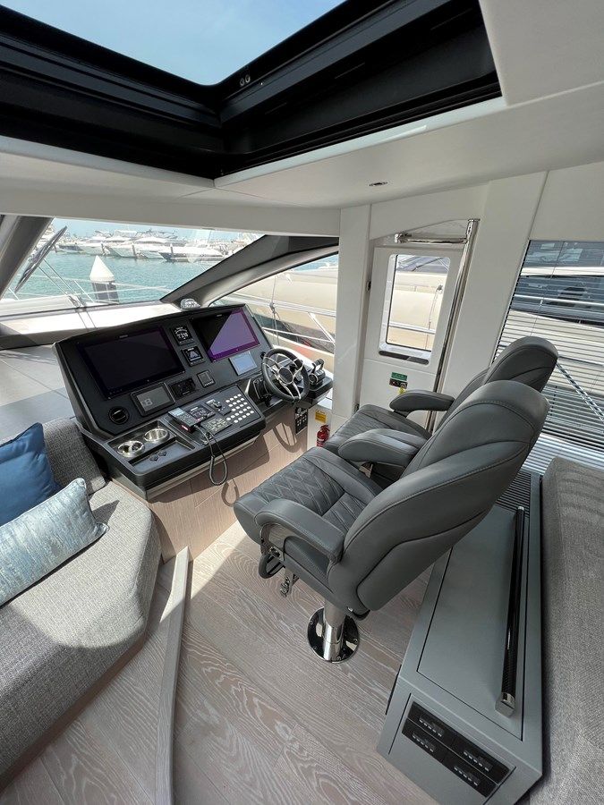Купить Sunseeker 74 Sport Yacht - Sunseeker