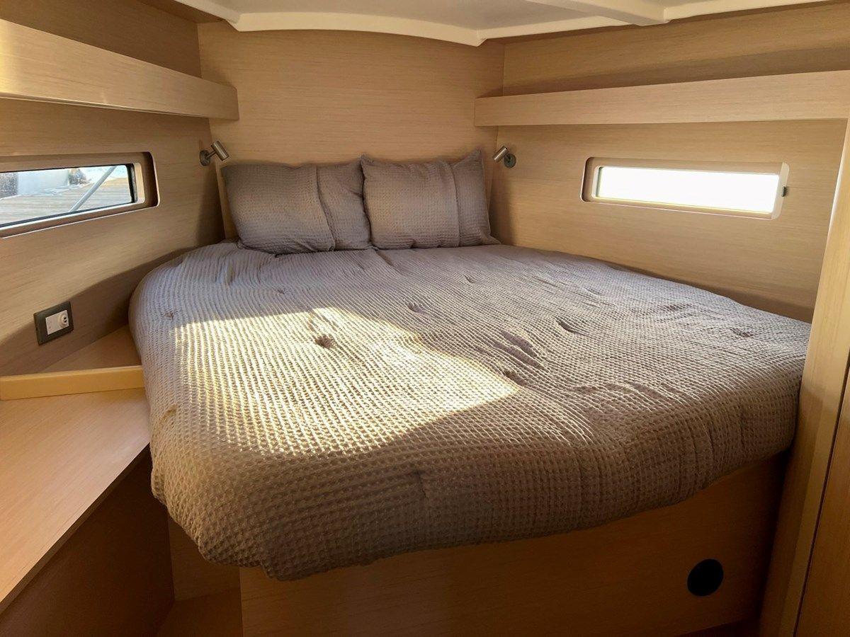 Oceanis 40.1 42 yacht sale