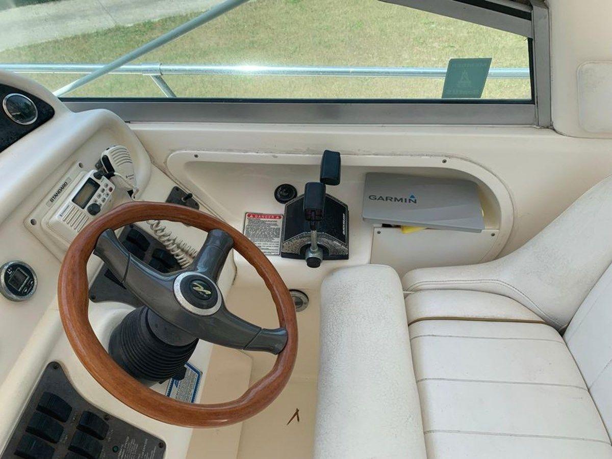 Buy a yacht 1997 Sea Ray 290 Sundancer 34