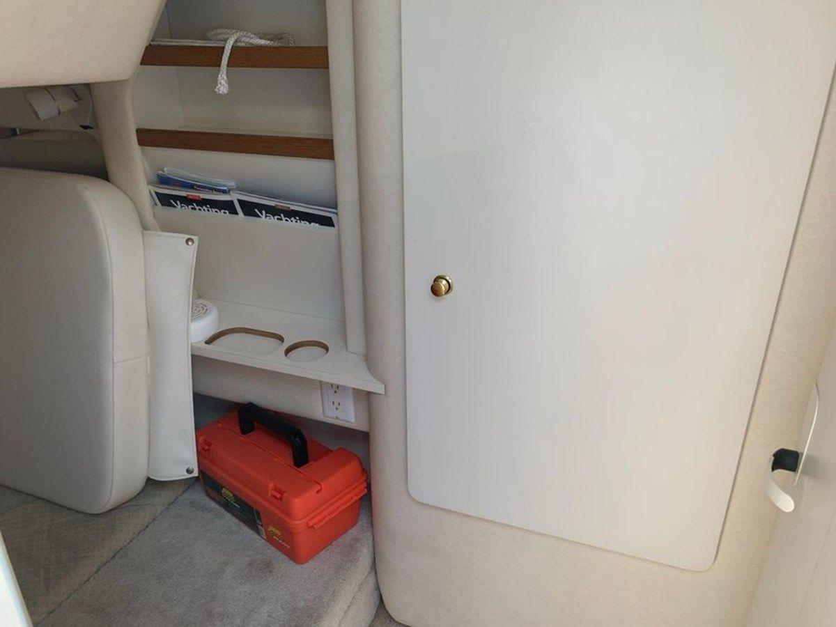 Buy a 1997 Sea Ray 290 Sundancer 34 at Shestakov Yacht Sales