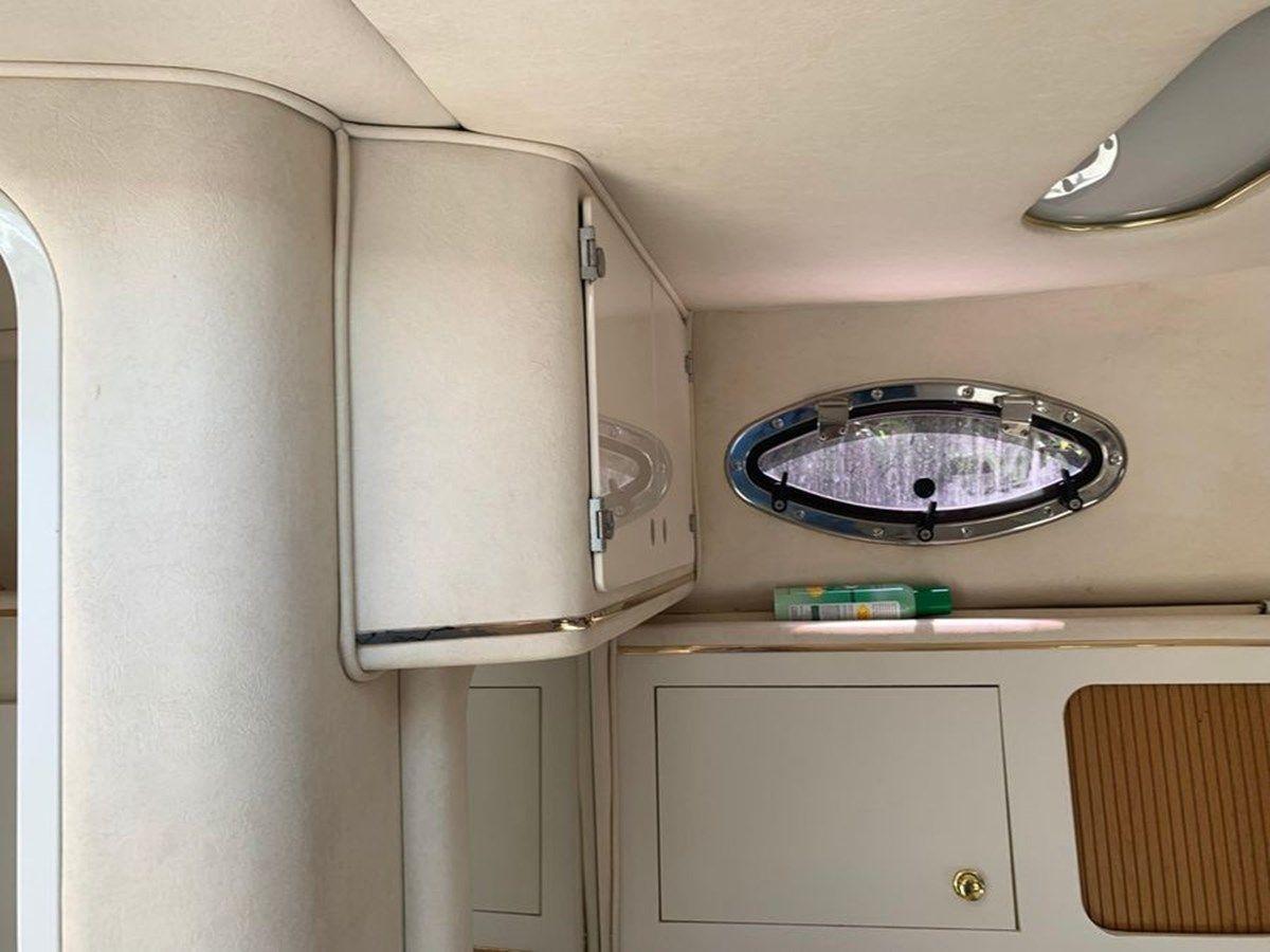 Buy a yacht 1997 Sea Ray 290 Sundancer