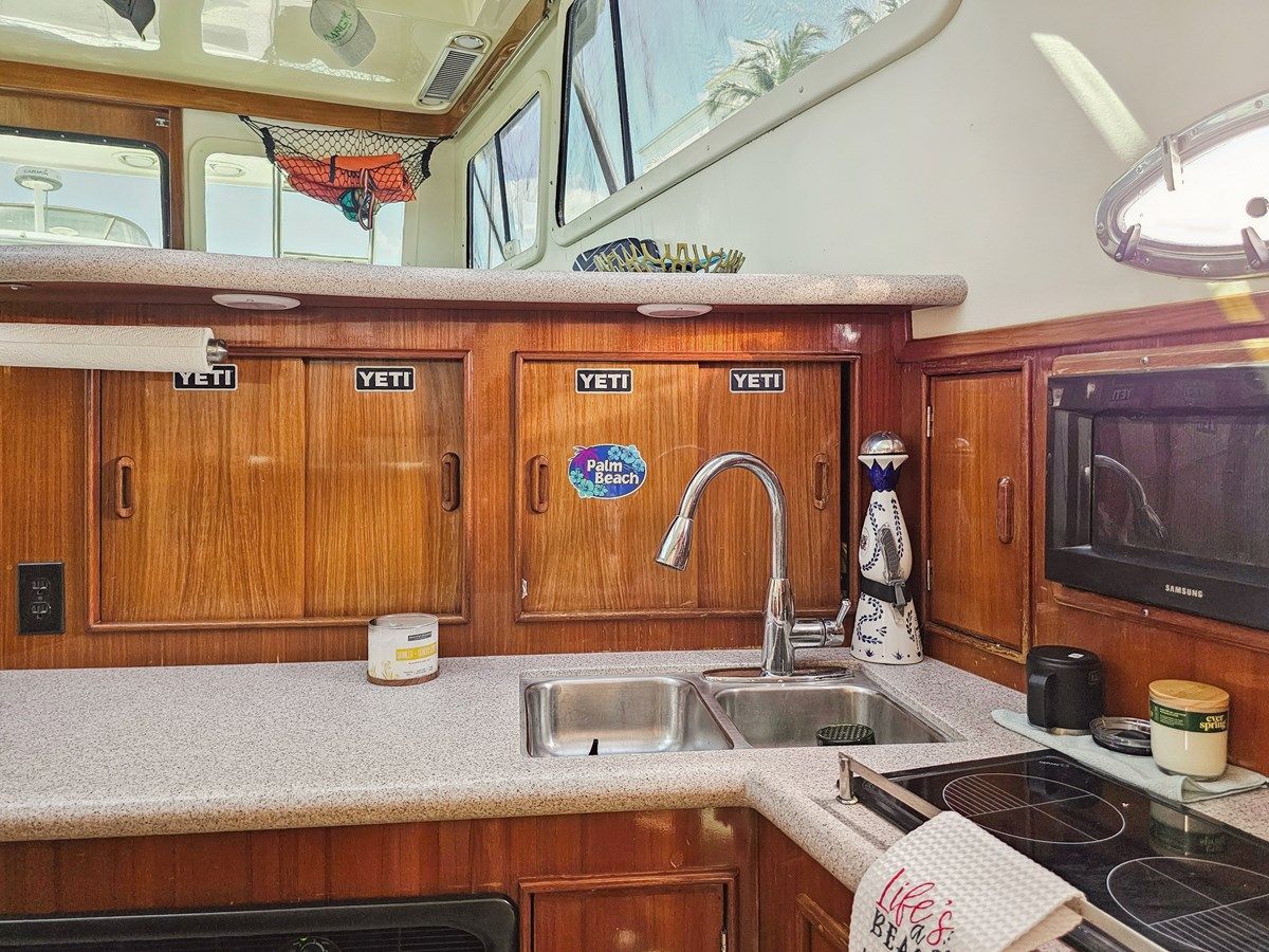 Стоимость яхты -