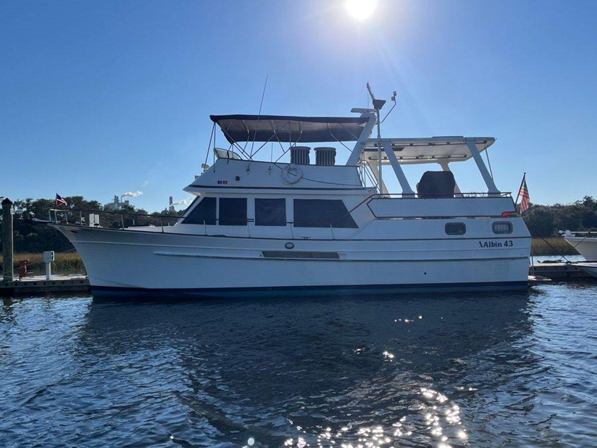1990 Albin 43 Sundeck Trawler