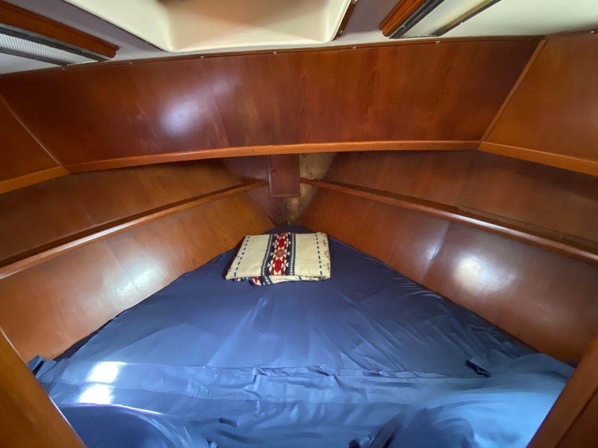 Buy a 1990 Albin 43 Sundeck Trawler 43 at Shestakov Yacht Sales