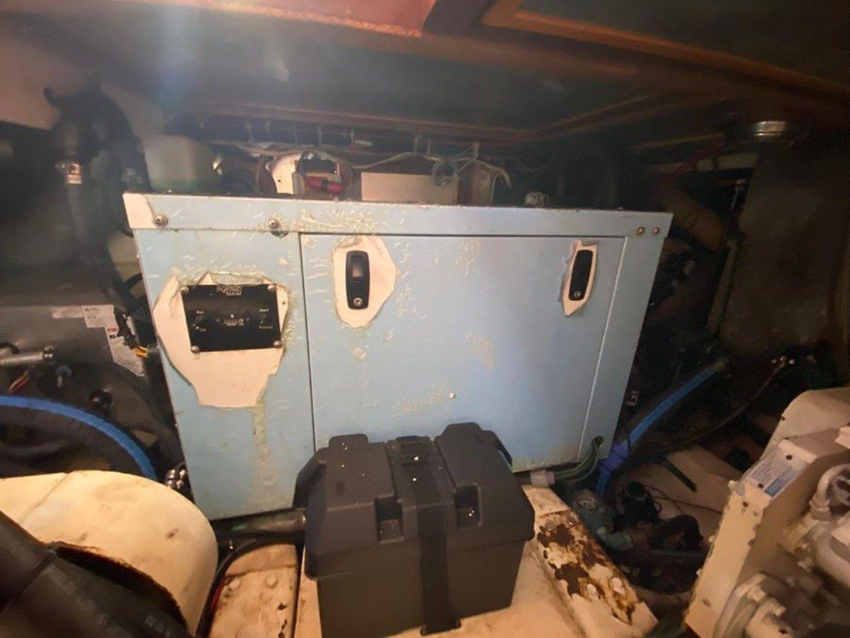 1990 Albin 43 Sundeck Trawler