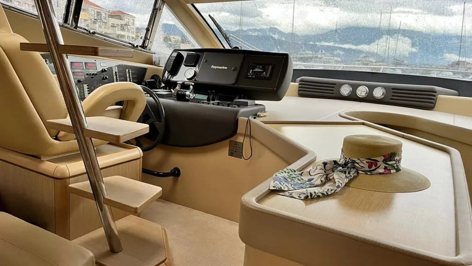 Купить яхту Liza Ferretti Yachts 500 Elite в Shestakov Yacht Sales
