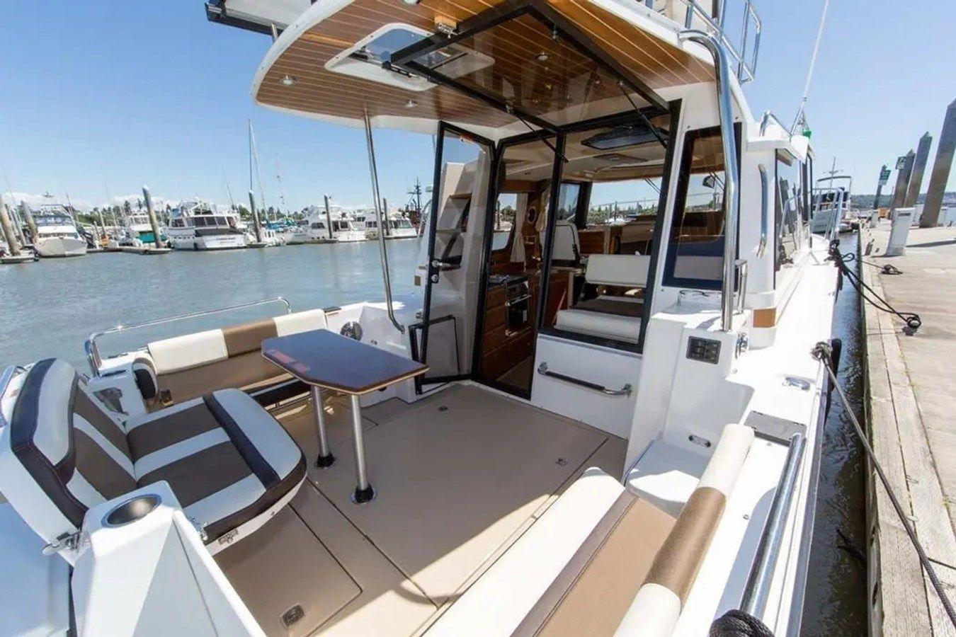 Buy a yacht 2026 Ranger Tugs R-29 CB Luxury Edition - Jensen Beach, FL 2026