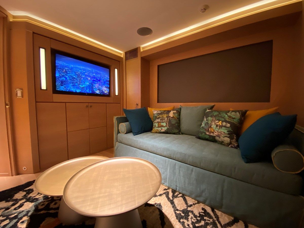 ESCAPE - PALMER JOHNSON