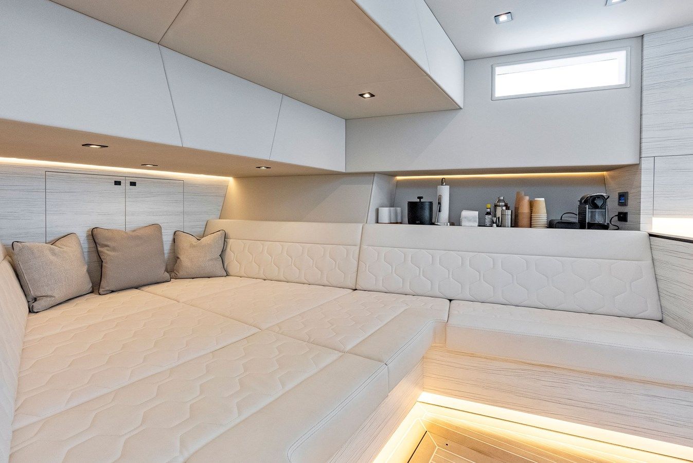 Buy a yacht Shaloha - VANQUISH YACHTS