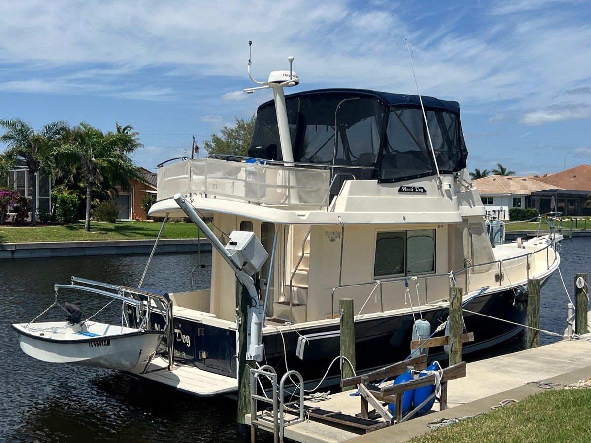 the best price on NAUTI DOG 2005