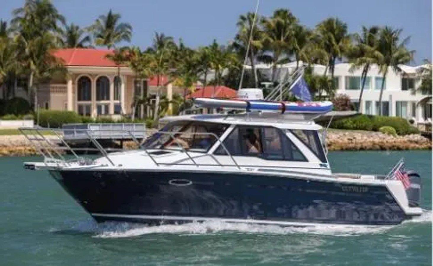 Стоимость яхты 2025 Cutwater 248 - New Bern, NC 248 Coupe